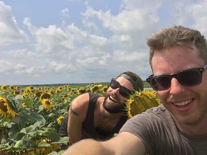 Pria-Pria Ini Hafal Banget Kebiasaan Cewek-Cewek